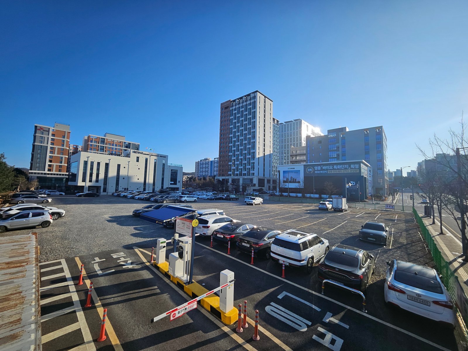 실제 주차장 전경