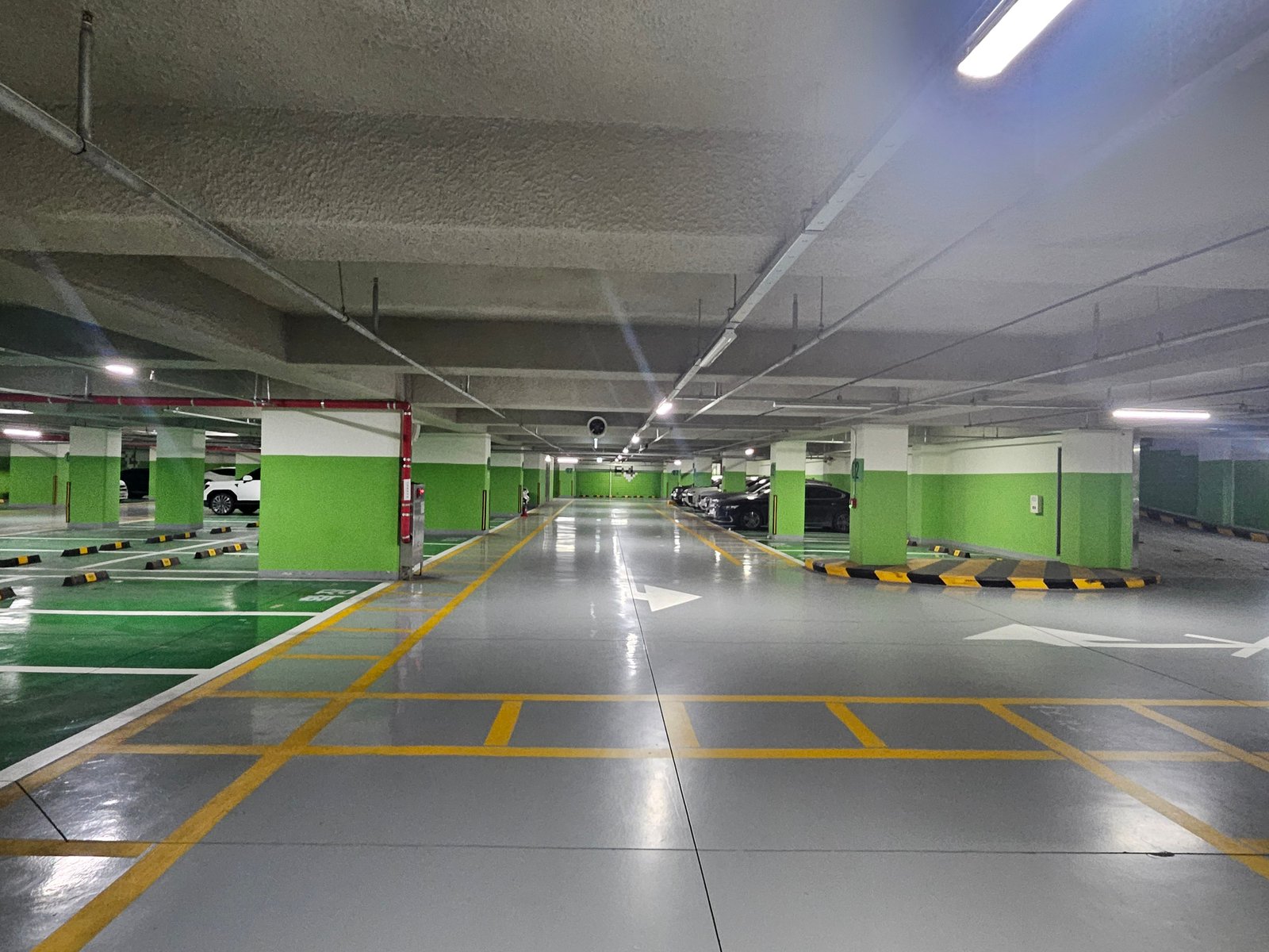 실제 주차장 전경